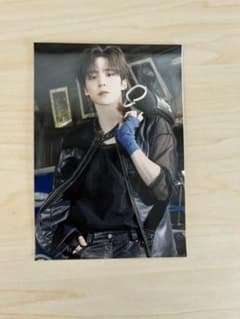 ATEEZ ユノ　ブロマイドのサムネイル