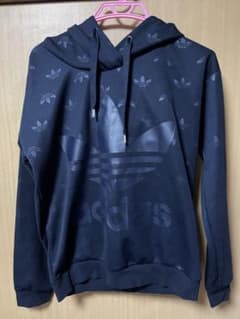 adidas アディダス パーカー 未使用。のサムネイル