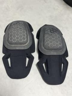 実物 CRYE ニーパッド 黒 cryeprecision devgru 実物 CRYE ニーパッド 黒 cryeprecision devgru - メルカリ