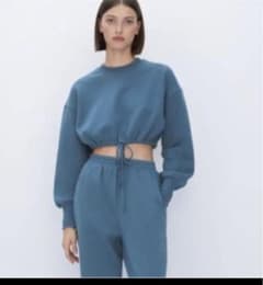 ZARA クロップド　スウェット　トレーナーのサムネイル