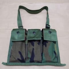 アメリカ軍MOLLE装備 6MAG.ポーチ バンダリア ウッドランド 実物美品のサムネイル