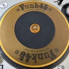 7インチ専用スリップマット - メルカリ