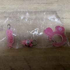 TWICE LOVELYS アクリルカラビナ モモのサムネイル