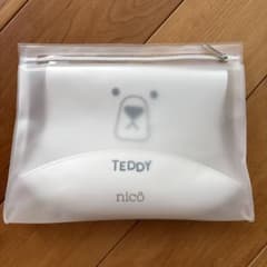 新品・未使用　nicö お食事エプロン シリコン製のサムネイル