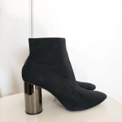 ZARAストレッチショートブーツ☆ソックスシューズのサムネイル