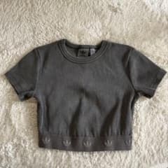 adidas グレー リブショートTシャツ XSのサムネイル