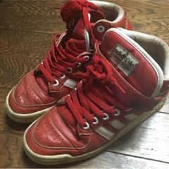 スニーカー赤のサムネイル