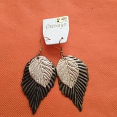 Osewaya 葉っぱ型ピアス ゴールド ブラックのサムネイル