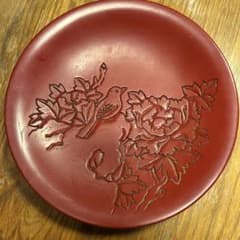 鎌倉彫の菓子器 伝統工芸品 朱塗り 菓子器 彫刻 牡丹 鳥 - メルカリ