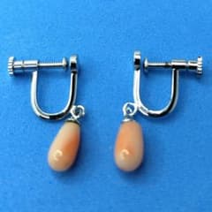 【値下げ】【未使用】ピンクの珊瑚イヤリングのサムネイル