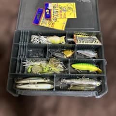 釣り道具セット ルアー収納ケース付き 中身色々のサムネイル