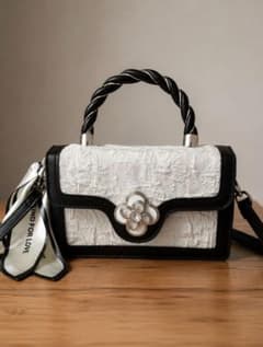 Hand or side bagのサムネイル