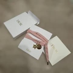 Dior ピンク リボン ブレスレット チャーム ノベルティーのサムネイル