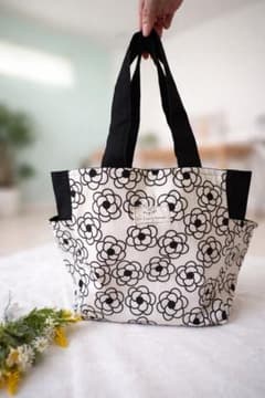 花柄トートバッグ 内ポケット付き - メルカリ