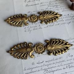 フランスアンティーク　装飾パーツ2個セット プレート 家具 蚤の市 ブロカント フランスアンティーク 装飾パーツ2個セット プレート 家具 蚤の市