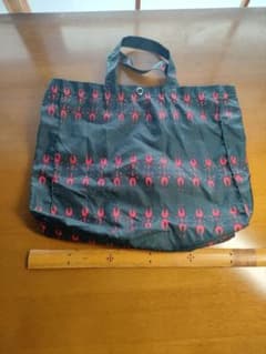 エコバッグ ブラック レッド 総柄のサムネイル