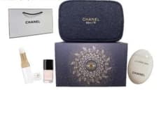 CHANELクリスマスコフレ2025 リップ アンド ネイル ケアセット　新品のサムネイル