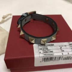 ヴァレンティノ　ロックスタッズブレスレット　ブルー　水色　サックスのサムネイル