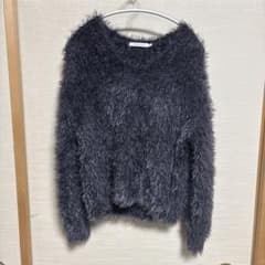 ダークグレー シャギーニットセーターのサムネイル