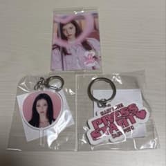 ILLIT YUNA グッズのサムネイル
