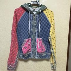パーカーのサムネイル