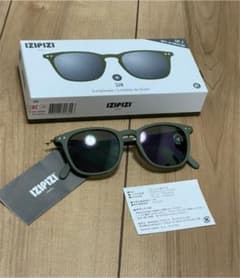 ★今週限定出品★新品【 IZIPIZI 】サングラス #E カーキ ウェリントンのサムネイル