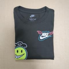 Nike グラフィックロングスリーブTシャツのサムネイル