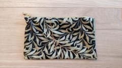 ハンドメイド ポーチ 植物柄のサムネイル