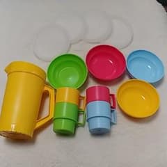 おもちゃ、子供用ティーセット。タッパーウェア製品のサムネイル