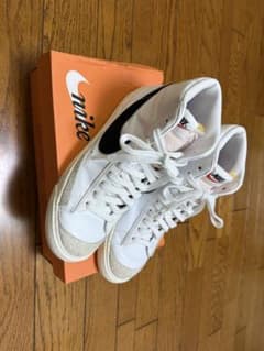 ナイキ　BLAZER MID'77VNTGのサムネイル