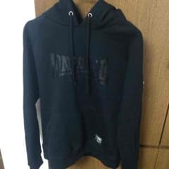 パーカーのサムネイル