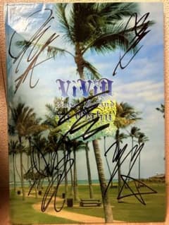 ViViD Never Island in Oahu 写真集 サイン入りのサムネイル