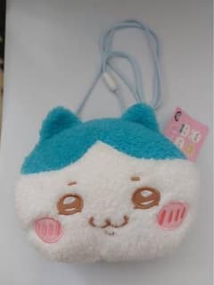 ちいかわふわふわフェイスポシェット　ハチワレのサムネイル
