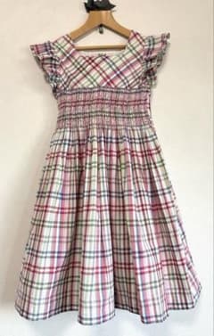 Kidiwi スモッキング刺繍のワンピース　10a サンサカエプチ Kidiwi スモッキング刺繍のワンピース 10a サンサカエプチ - メルカリ