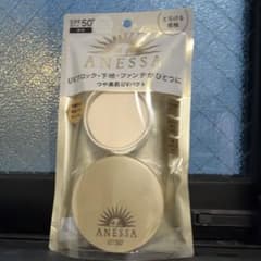 ANESSA つや美肌UVパクト オークルのサムネイル