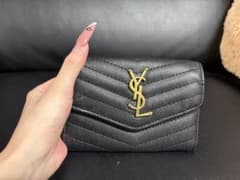Yves Saint Laurent 財布のサムネイル