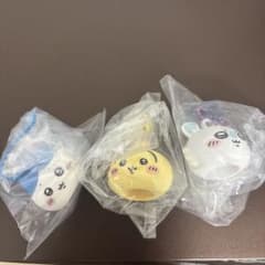 ゅ*ぃ様 ちいかわ　リップキャップマスコット3点セットのサムネイル