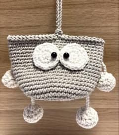〈送料込み〉ハンドメイド　かぎ針編み　巾着 ポーチ あみぐるみ　編み物のサムネイル