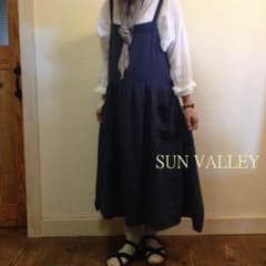 新品タグ付き sun valley リネンエプロンワンピースのサムネイル