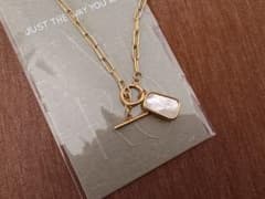 AJIRO ACCESSORYマンテル ネックレス ゴールド シェル風チャームのサムネイル