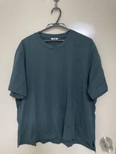 ユニクロ エアリズム Tシャツ 濃いグリーンのサムネイル