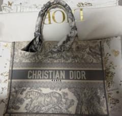 【大人気・定番】Christian Dior ディオール ブックトートミディアムのサムネイル