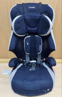 Combi チャイルドシート 星柄限定ジュニアシート - メルカリ