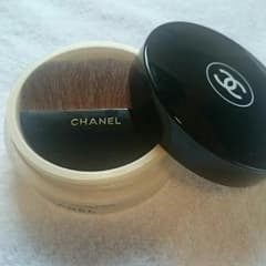 みか様  CHANELフェイス&ボディパウダーのサムネイル
