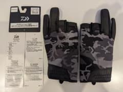 ダイワ　DG-6523W 防寒ゲームグローブ 3本カット ブラックカモ Lのサムネイル