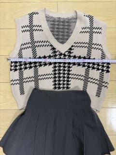 チェック柄ノースリーブセーターとスカートセットのサムネイル