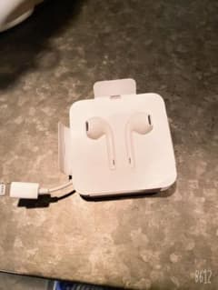 iPhone イヤホンのサムネイル