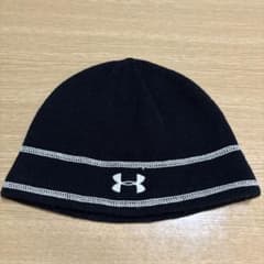 UNDER ARMOUR ニット帽 ビーニーのサムネイル