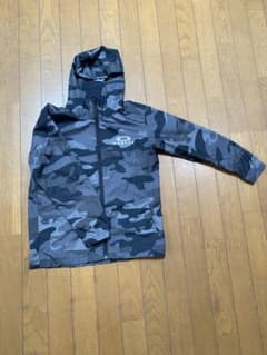 OAKLEY キッズ パーカー カモフラ柄 150cmのサムネイル