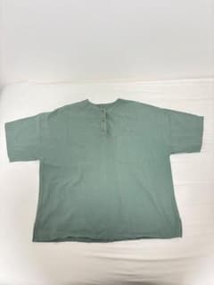 ヘンリーネックTシャツ グリーン ボタン付きのサムネイル